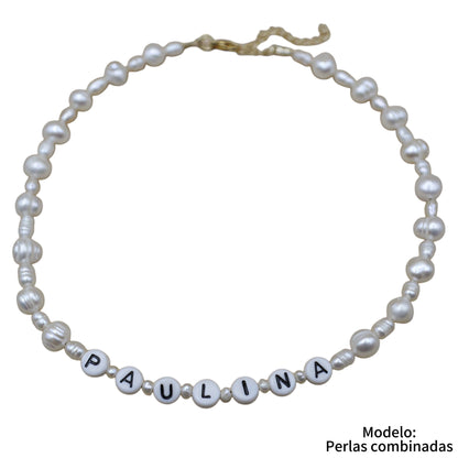 Choker personalizado perlas de río naturales y letras acrílicas