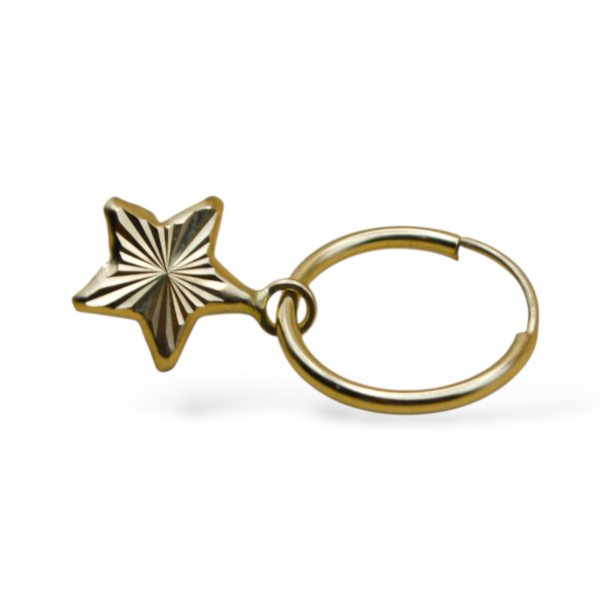 Arracada con dije estrella diamantada - Oro 10K